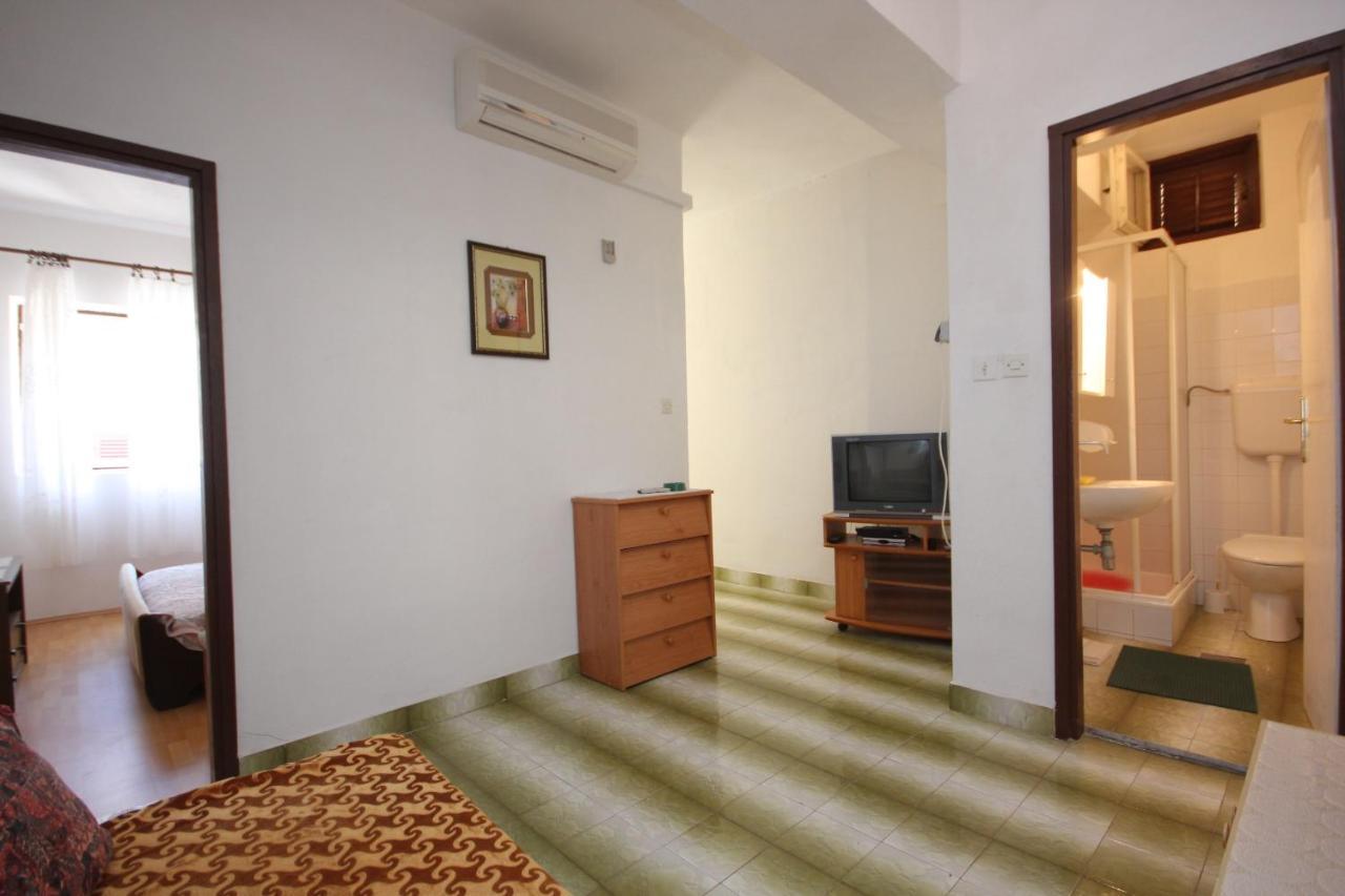 Apartment Savar 8079A Brbinj Exterior photo